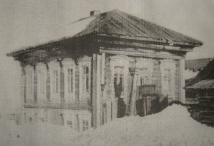 Дом купца Суслова Ф.И., рядом располагалась питейная лавка,  конец девятнадцатого века,  село Рыбное