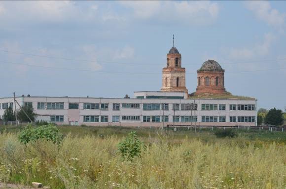 Урусовская средняя школа. 2013 г. Фотография автора работы